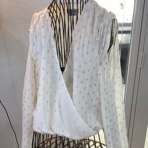 bebe White and Gold Blouse